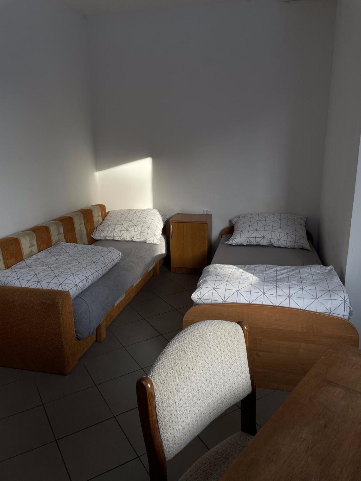 Noclegi Pracownicze Lazur Ciechanow Bagian luar foto